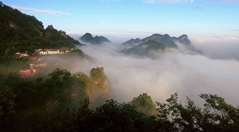 仙居（作者：胡宏坤；；；；；；；拍摄所在：休宁县齐云山镇齐云山村；；；；；；；联系电话：18955966555；；；；；；；联系地点：休宁县工商局）.jpg